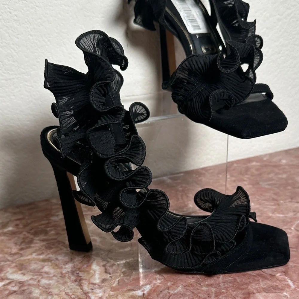 GIANNI BINI NEW BLACK RUFFLED HEELS - Picture 9 of 9